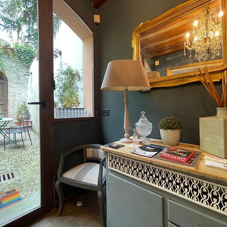 Le Camere Di Bsuites Affittacamere Parma Buitenkant foto