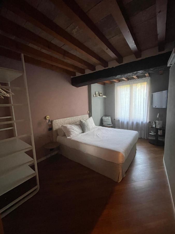 Le Camere Di Bsuites Affittacamere Parma Buitenkant foto