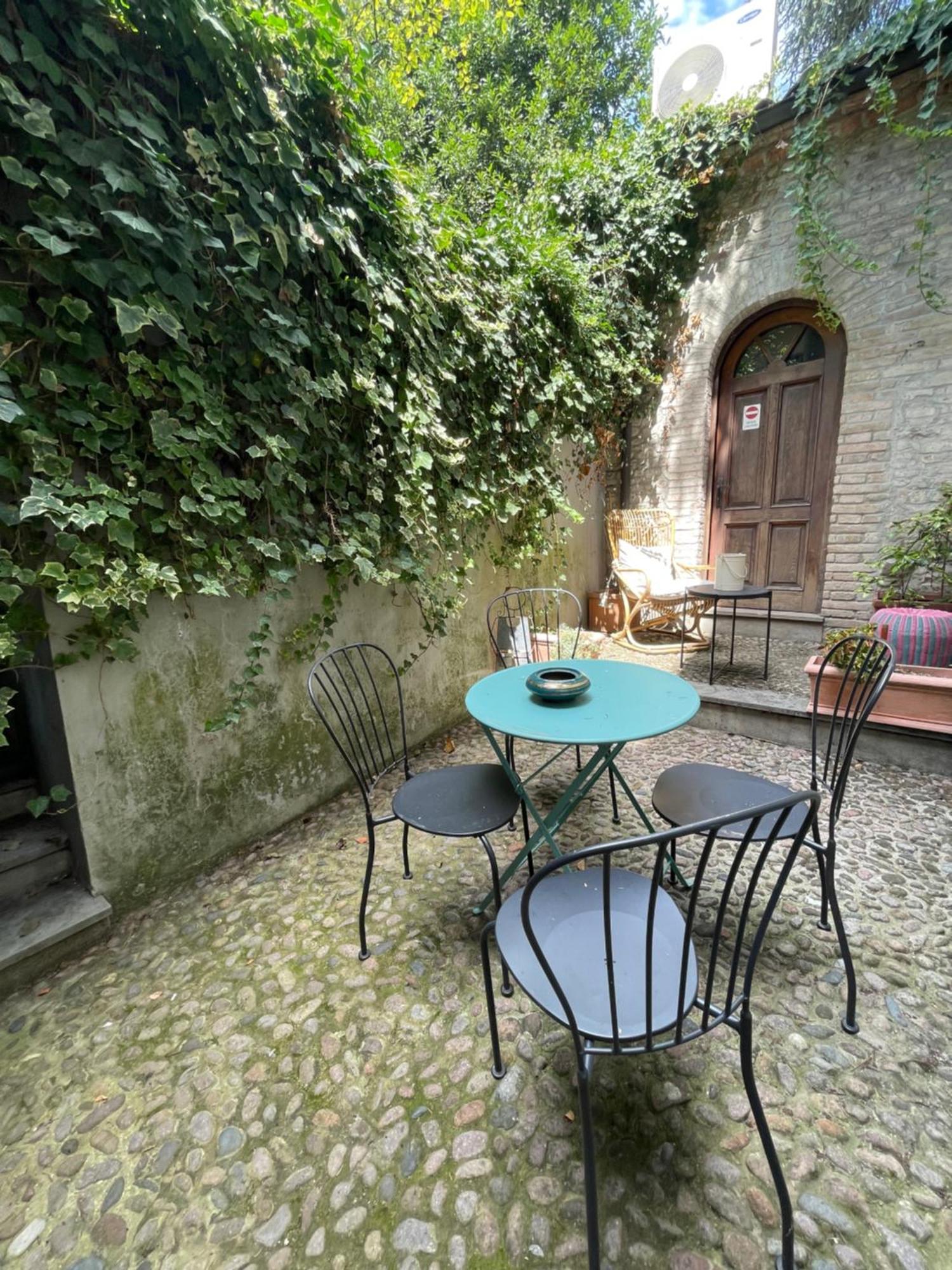 Le Camere Di Bsuites Affittacamere Parma Buitenkant foto