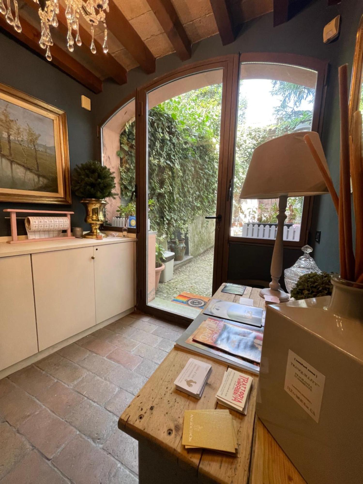 Le Camere Di Bsuites Affittacamere Parma Buitenkant foto