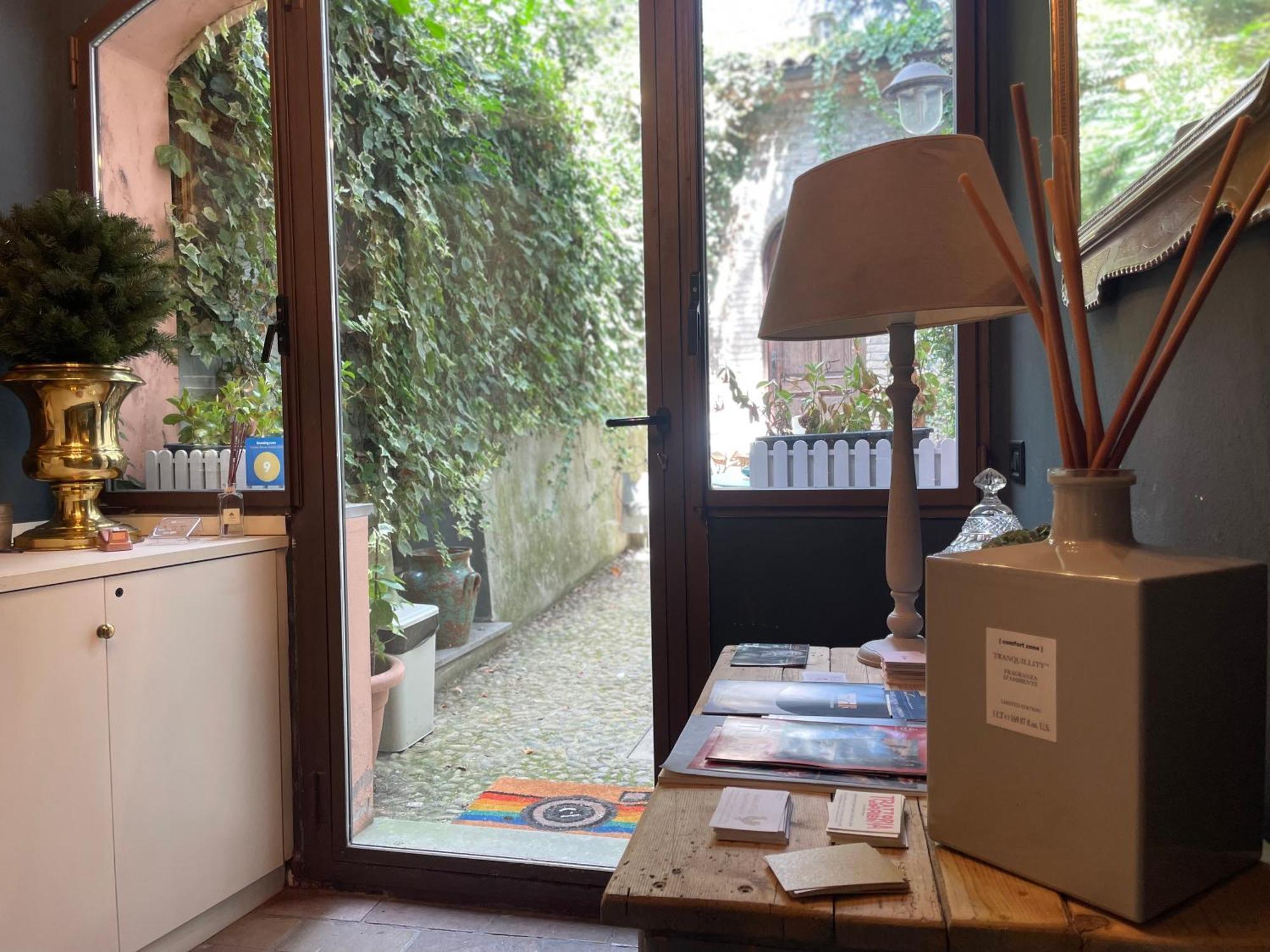 Le Camere Di Bsuites Affittacamere Parma Buitenkant foto