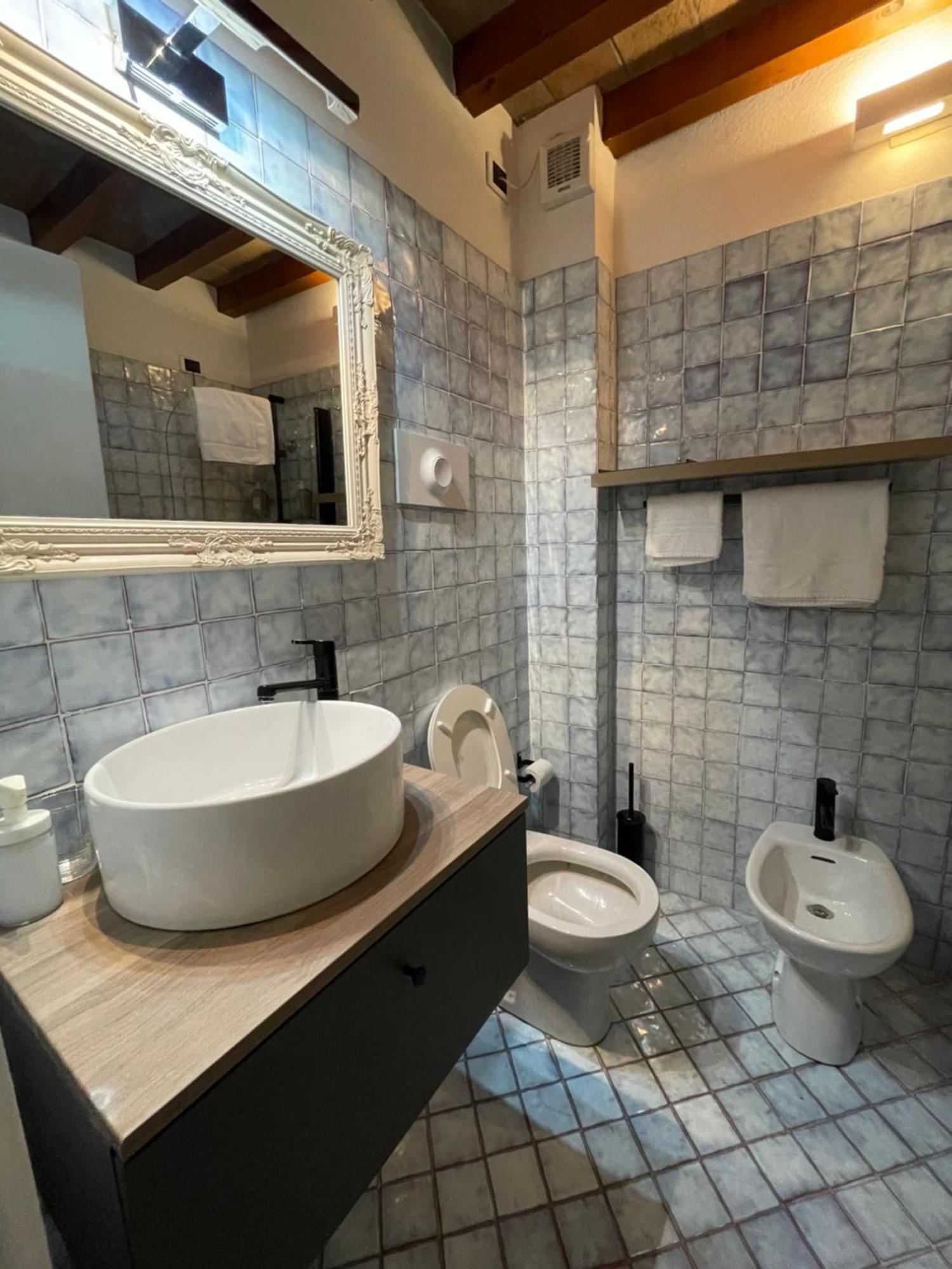 Le Camere Di Bsuites Affittacamere Parma Kamer foto