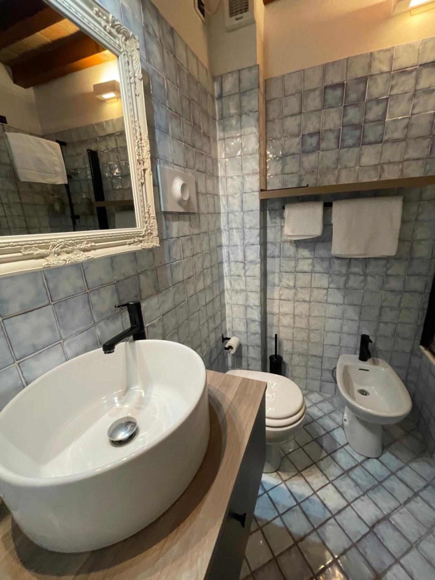Le Camere Di Bsuites Affittacamere Parma Kamer foto