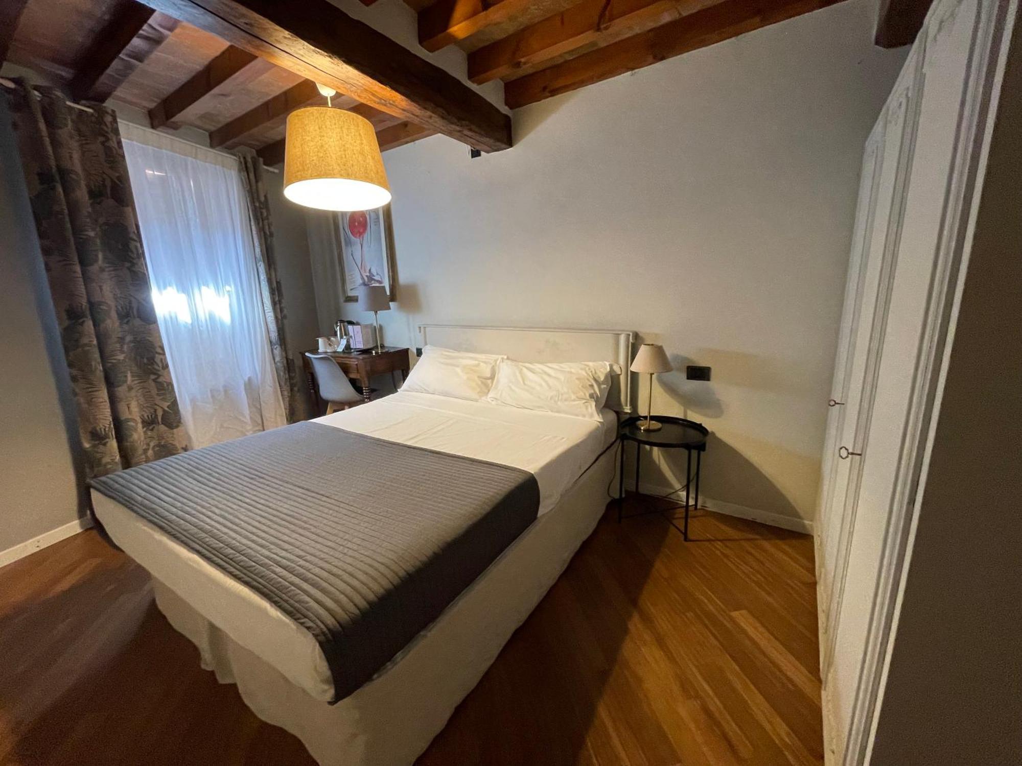 Le Camere Di Bsuites Affittacamere Parma Buitenkant foto