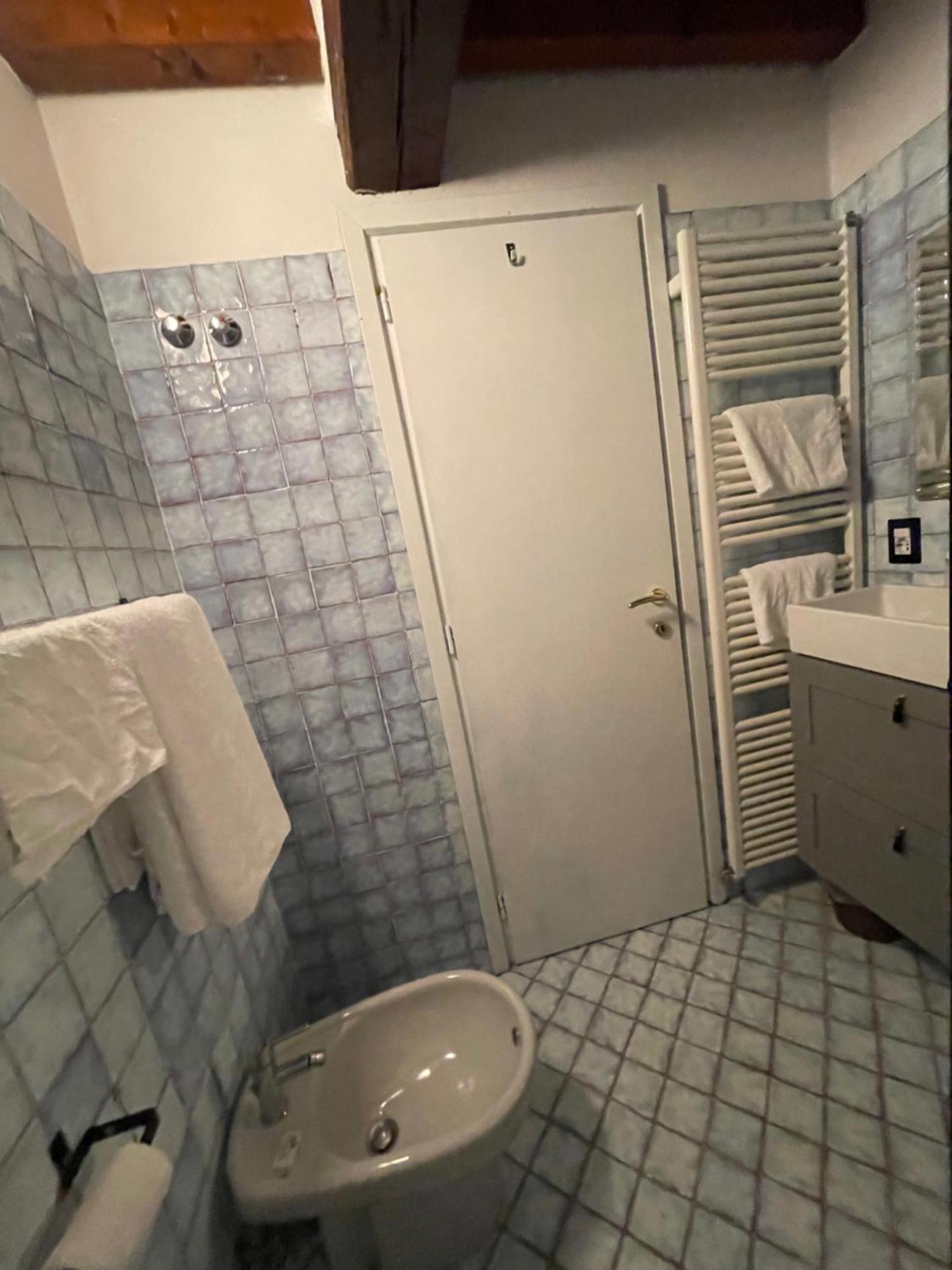 Le Camere Di Bsuites Affittacamere Parma Kamer foto